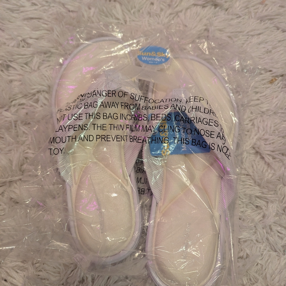 Nwt Sun & Sky White Memory Foam Sandal's